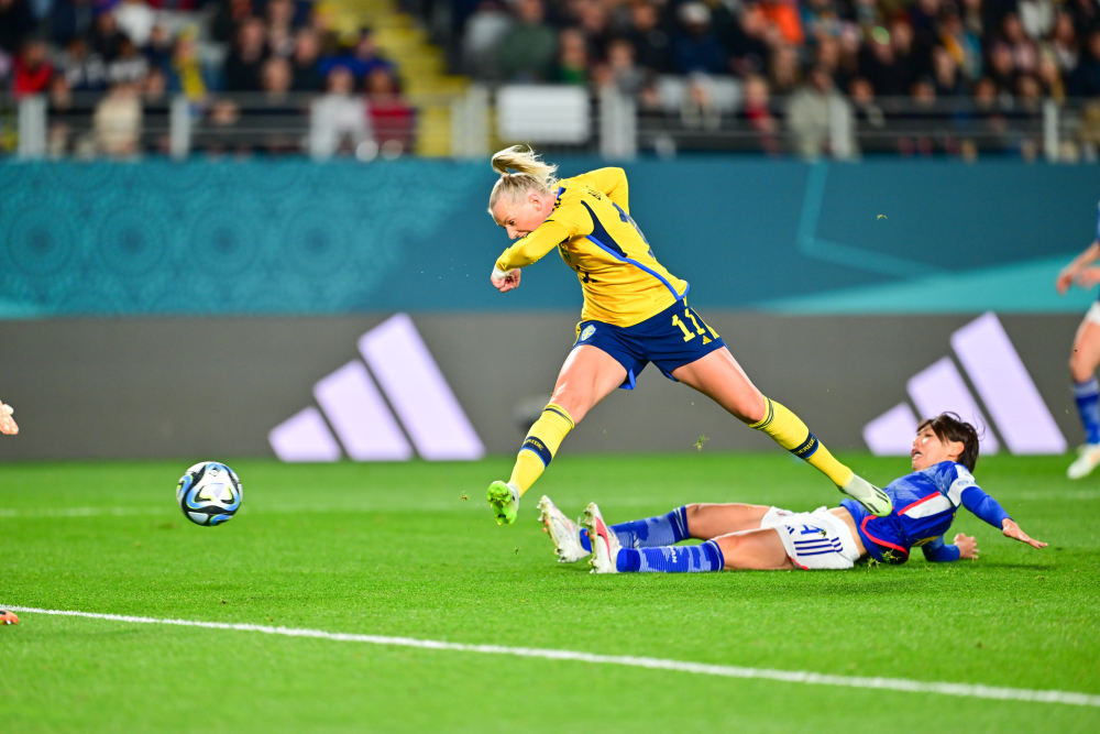 开云足球直播-瑞典女足球员在场上展现出顶尖水准